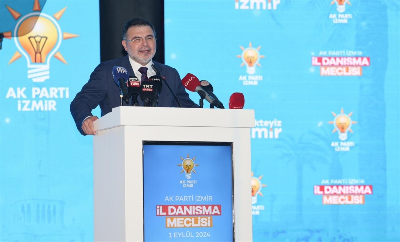 AK Parti İzmir İl Danışma Meclisi Toplantısı, Çalışma ve Sosyal Güvenlik Bakanı Vedat Işıkhan'ın...