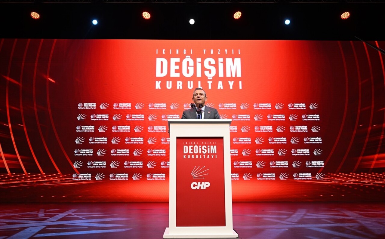 CHP Genel Başkanı Özgür Özel, parti programının görüşüldüğü ATO Congresium'daki "İkinci Yüzyıl...