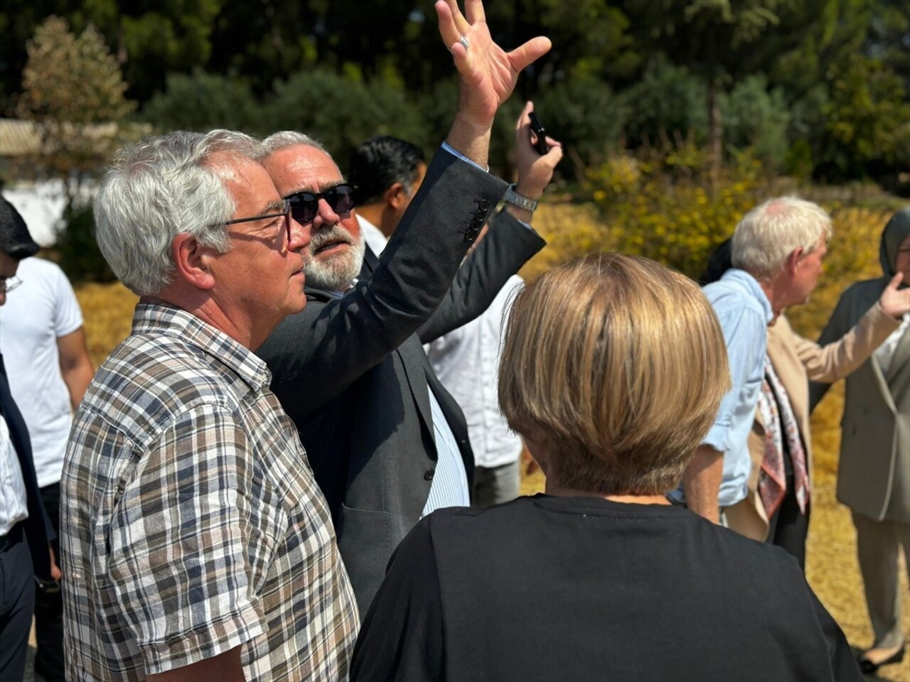 AK Parti Grup Başkanvekili ve Manisa Milletvekili Bahadır Yenişehirlioğlu (fotoğrafta), 2013...