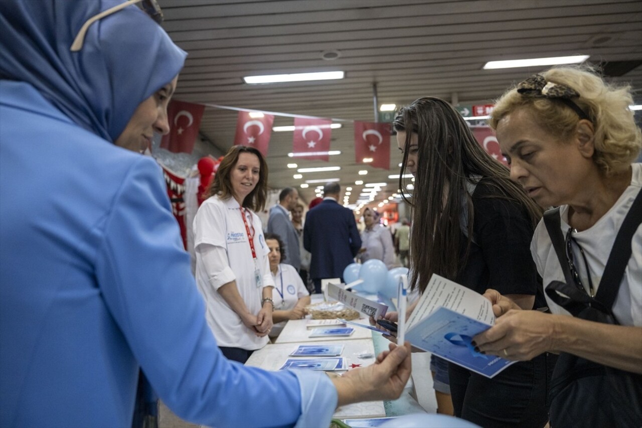 Ankara İl Sağlık Müdürlüğünce, "Prostat Kanseri Farkındalık Ayı" kapsamında Kızılay Metro...