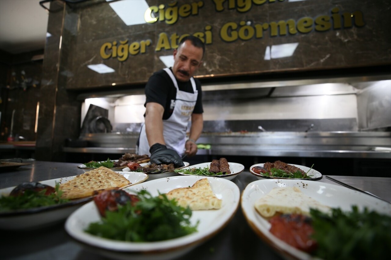 Gastronomi şehri Gaziantep'te, GastroAntep Kültür Yolu Festivali kapsamında Büyükşehir Belediyesi...