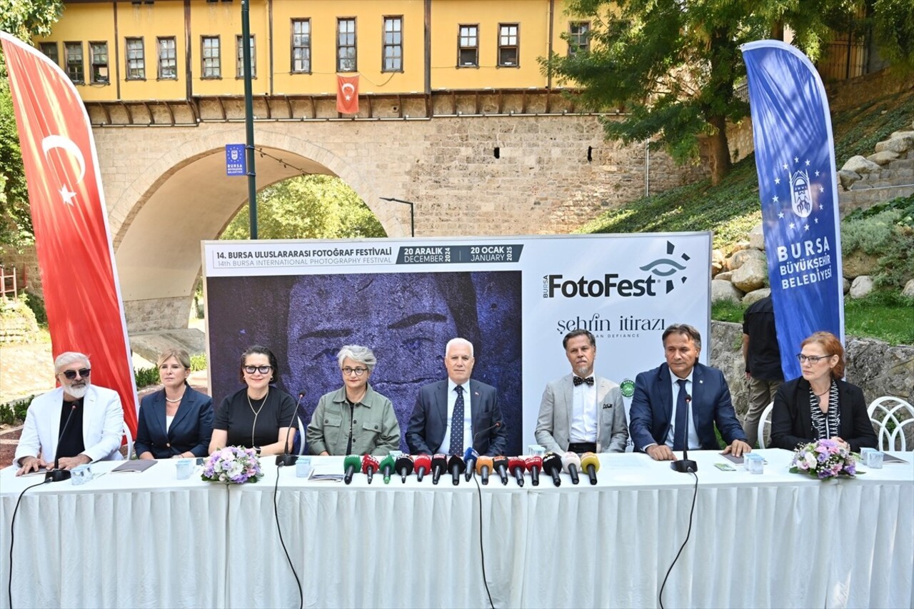 Bursa Büyükşehir Belediyesi ve Bursa Fotoğraf Sanatı Derneği tarafından "şehrin itirazı" temasıyla...