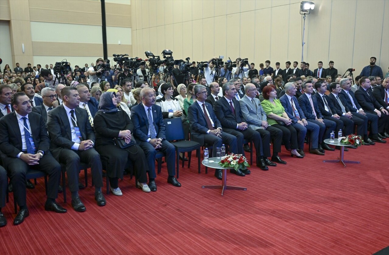 MHP Genel Başkanı Devlet Bahçeli'nin talimatıyla "Güçlü Türk Aile Yapısı, Sağlıklı Toplum ve Lider...