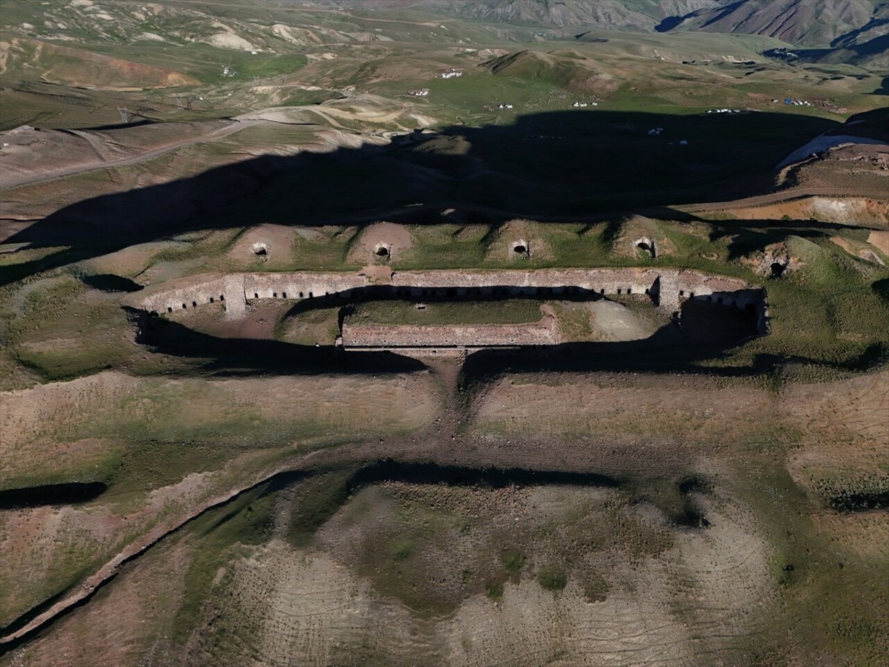 Erzurum'da Sultan 2. Abdülhamit döneminde Palandöken Dağı'nın arkasında kalan vadiyi kontrol etmek...