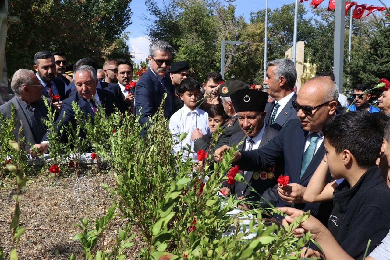 Erzurum, Kars, Ardahan, Erzincan, Ağrı ve Tunceli'de 19 Eylül Gaziler Günü dolayısıyla tören...