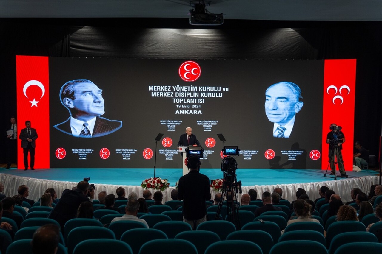 MHP Genel Başkanı Devlet Bahçeli, başkanlığında parti genel merkezinde yapılan Merkez Yönetim...