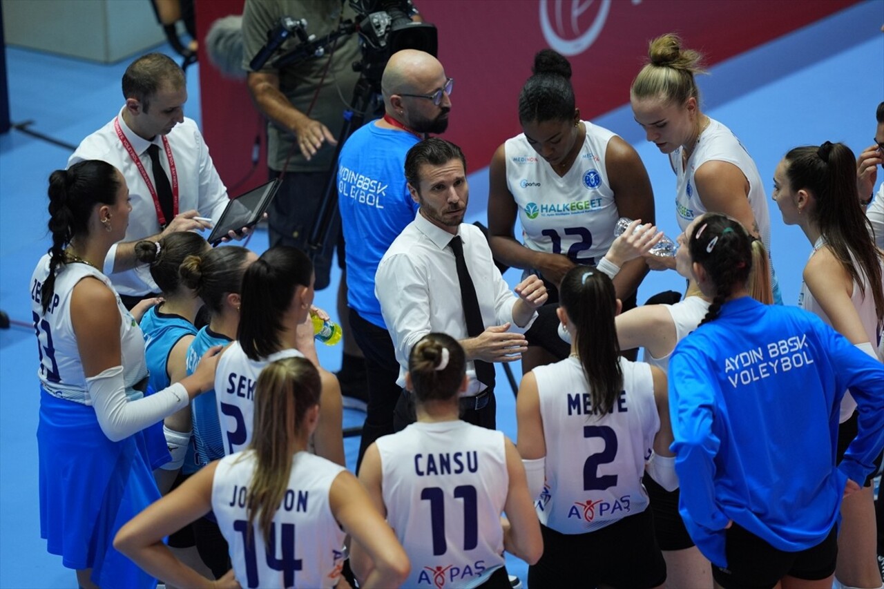 AXA Sigorta Kadınlar Kupa Voley 2. Grup ilk maçında Nilüfer Belediyesi Eker ile Aydın Büyükşehir...