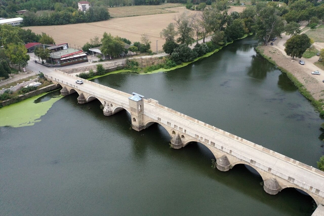  Edirne'nin önemli su kaynaklarından olan Tunca Nehri'nin debisi 2021 yılından beri düşüyor....