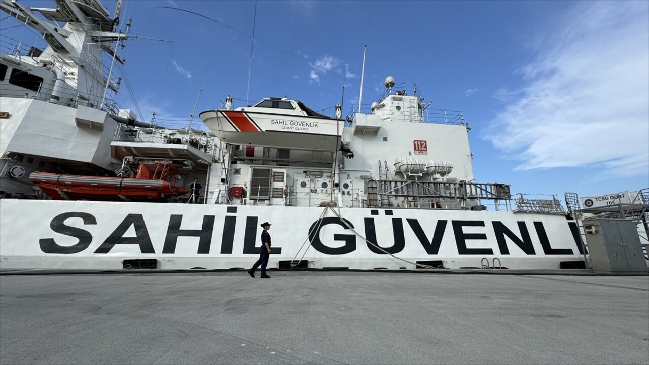 Sahil Güvenlik Karadeniz Bölge Komutanlığı TCSG-Dost gemisinde görevli 25 yaşındaki Teğmen Sedanur...