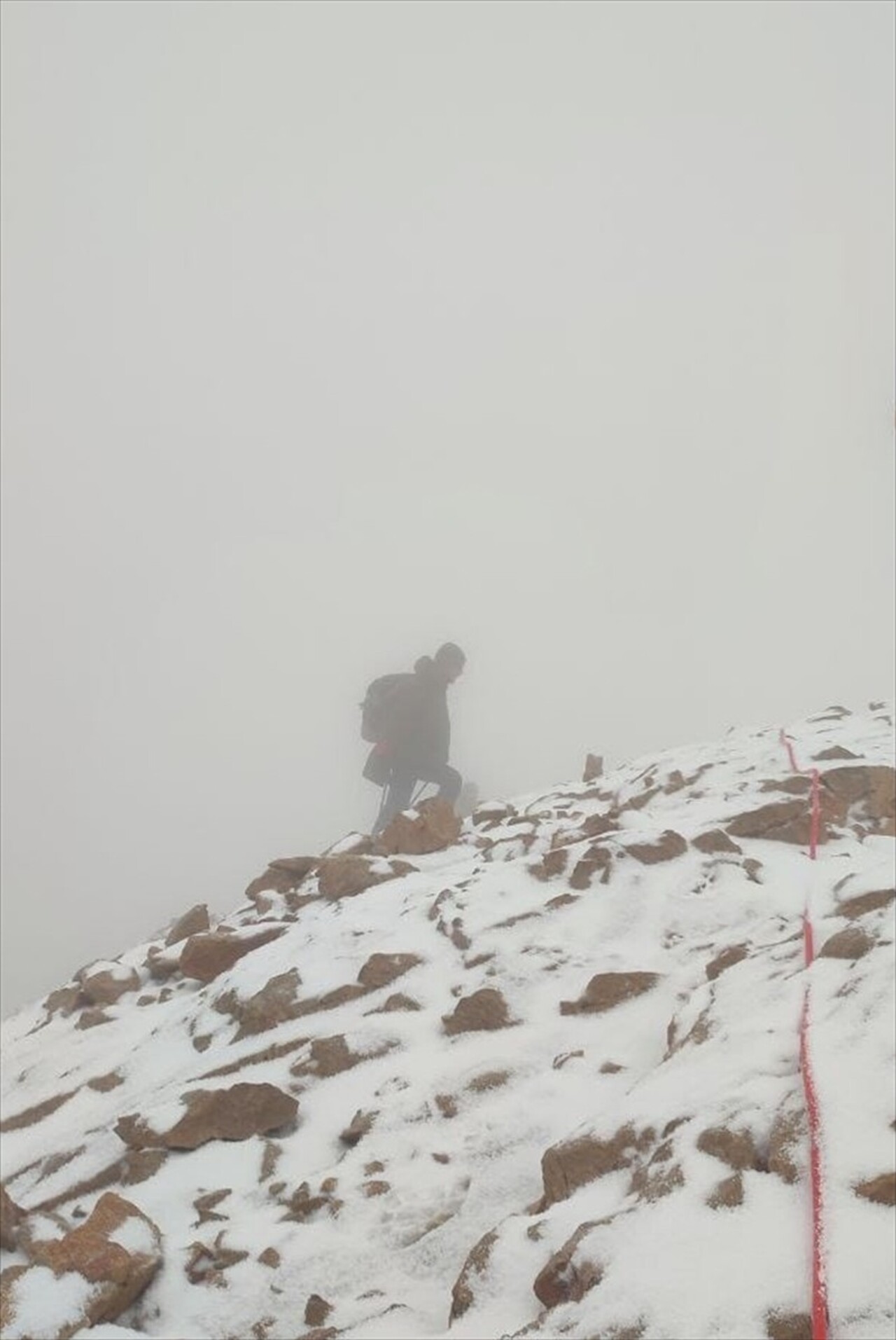 Hakkari'deki, Türkiye'nin ikinci yüksek zirvesi olan 4 bin 135 rakımlı Cilo Dağı Reşko Tepesi'ne...