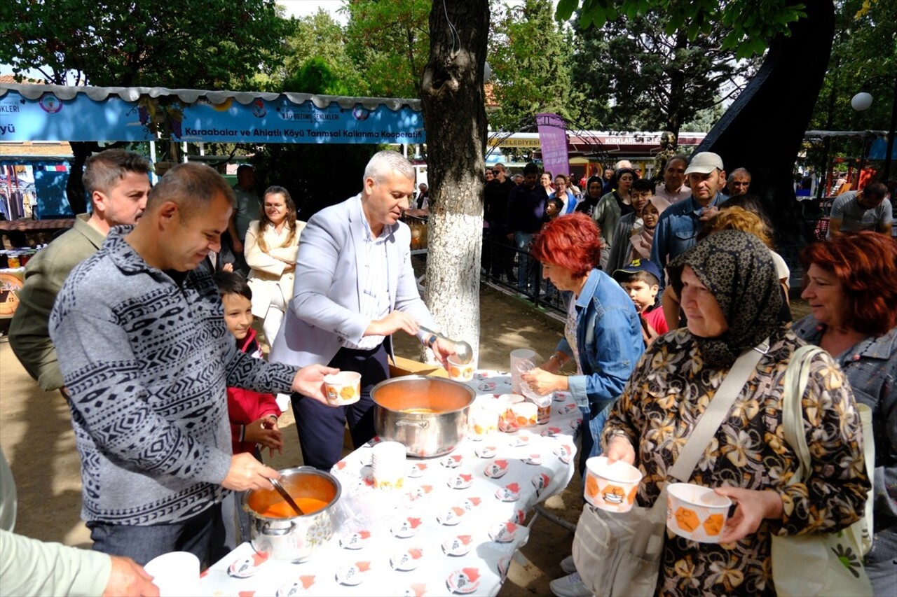 Kırklareli "15. Yayla, Bolluk, Bereket, Hasat ve Bağ Bozumu Şenlikleri" kapsamında köylü kadınlar...