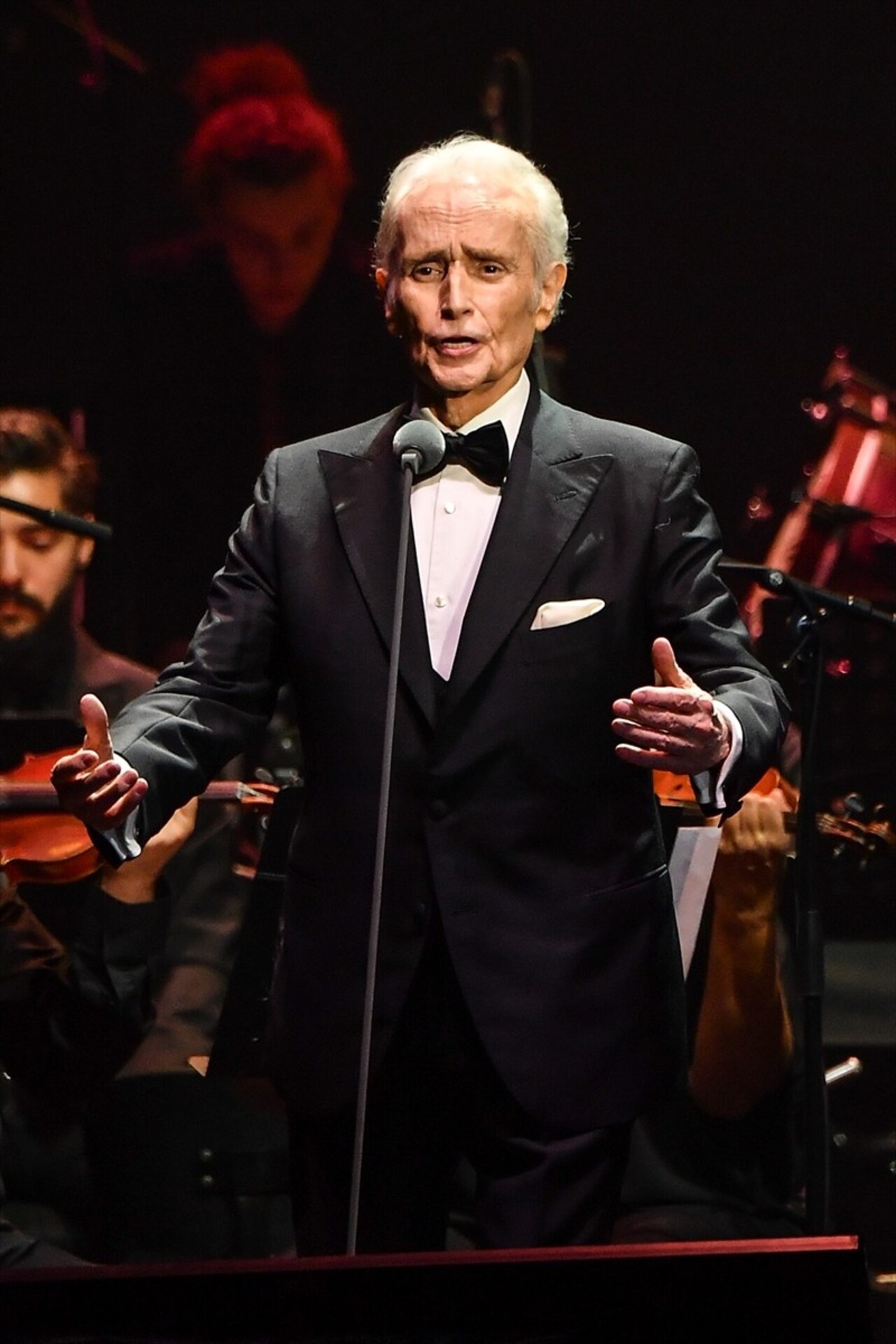 Dünyanın en büyük tenorları arasında gösterilen Jose Carreras, "The Farewell Tour" turnesiyle...