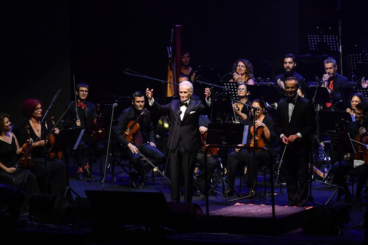 Dünyanın en büyük tenorları arasında gösterilen Jose Carreras, "The Farewell Tour" turnesiyle...