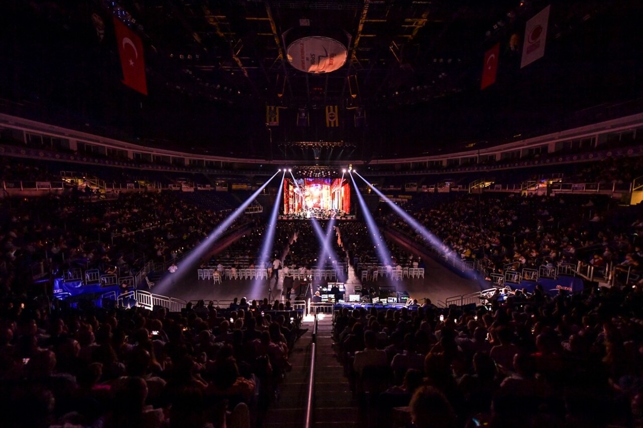 Dünyanın en büyük tenorları arasında gösterilen Jose Carreras, "The Farewell Tour" turnesiyle...