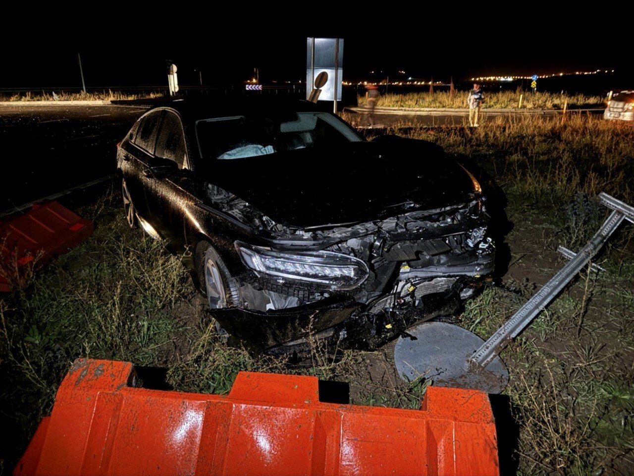 Ardahan'da 2 otomobilin çarpıştığı trafik kazasında 2'si ağır 9 kişi yaralandı.