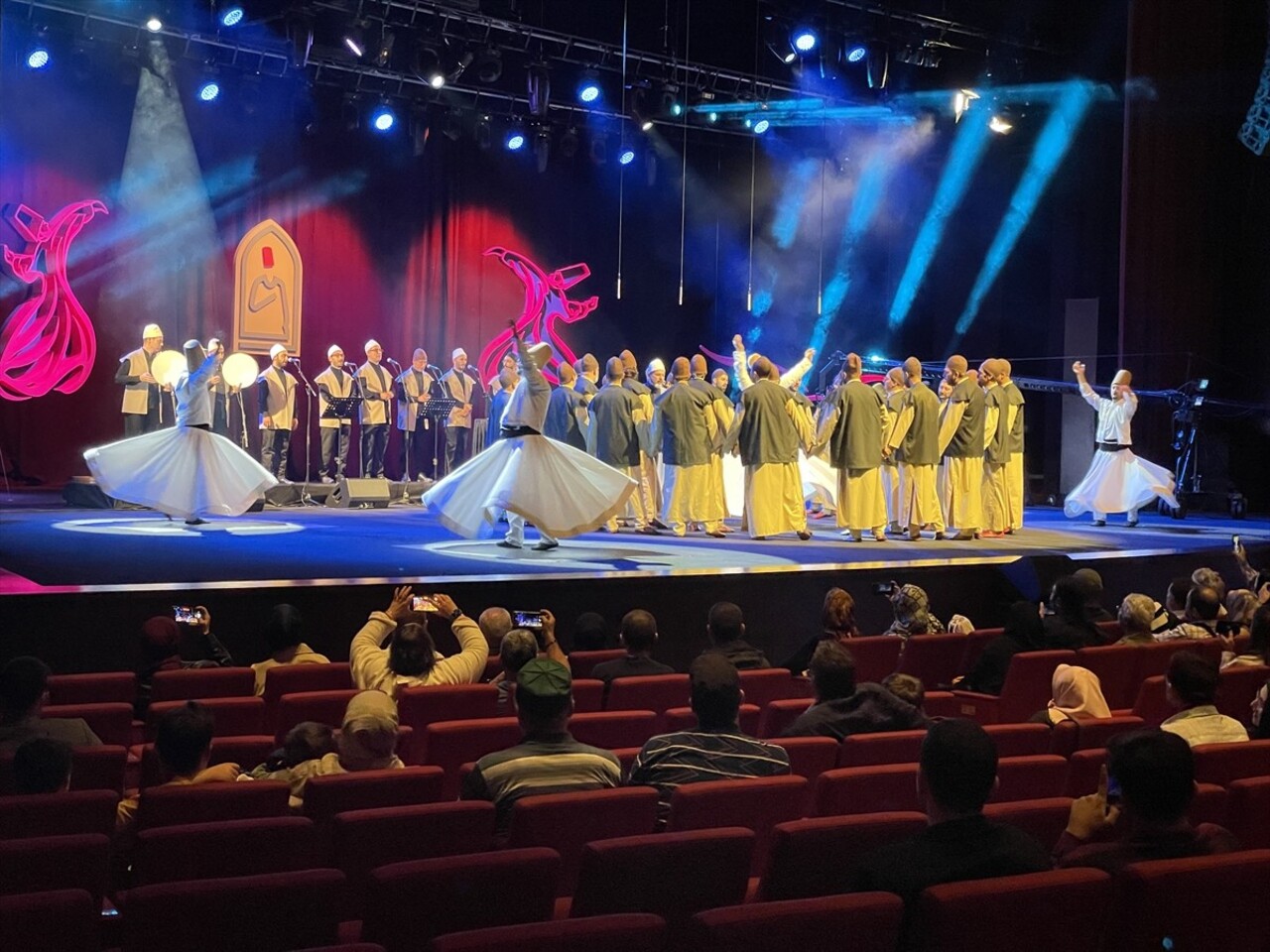 Konya'da düzenlenen 21. Uluslararası Konya Mistik Müzik Festivali'ne beşinci gününde "Devran...