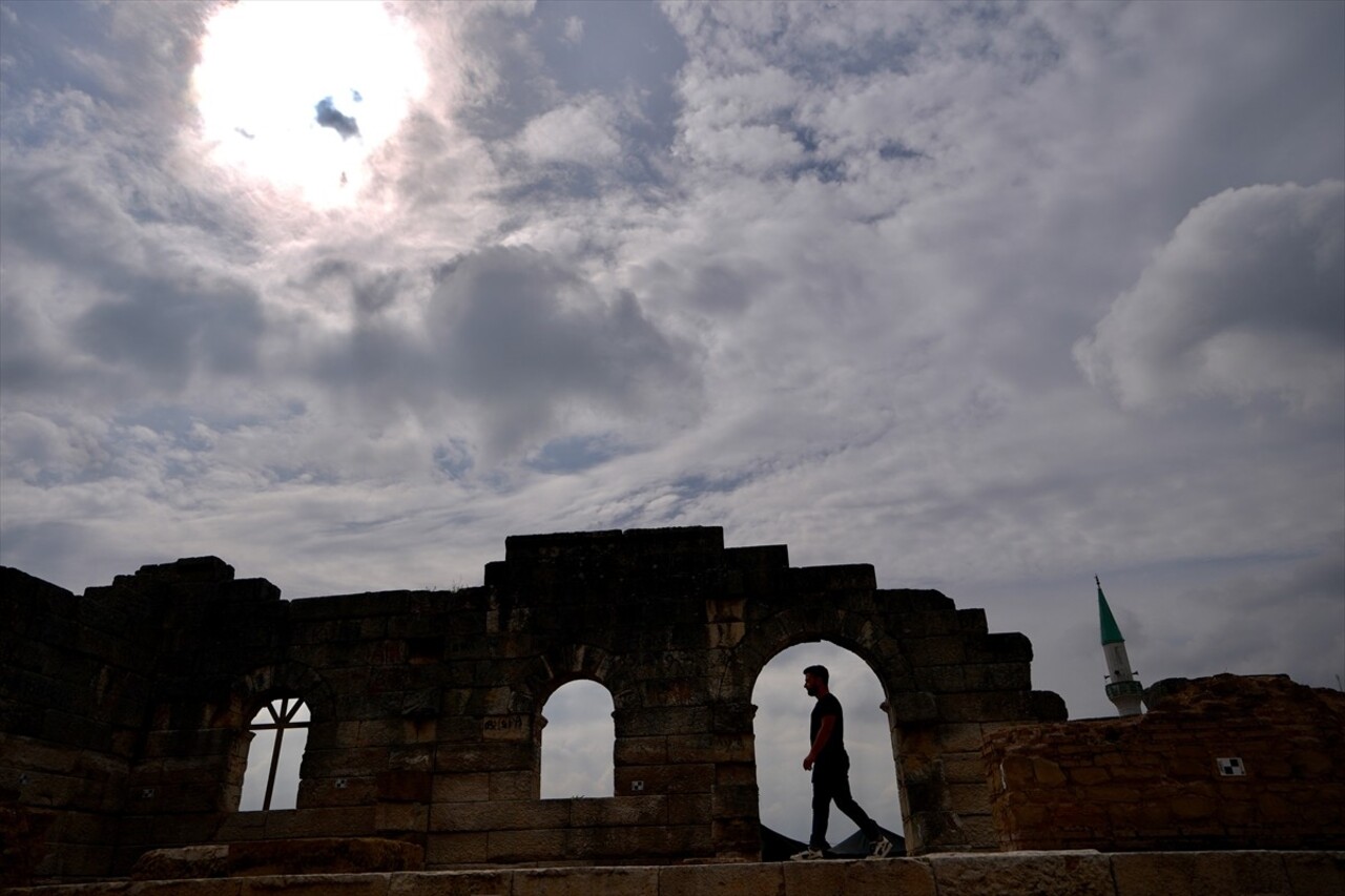 Düzce'nin Konuralp Bölgesi'ndeki Prusias Ad Hypium Antik Kenti'nde devam eden kazı çalışmalarıyla...