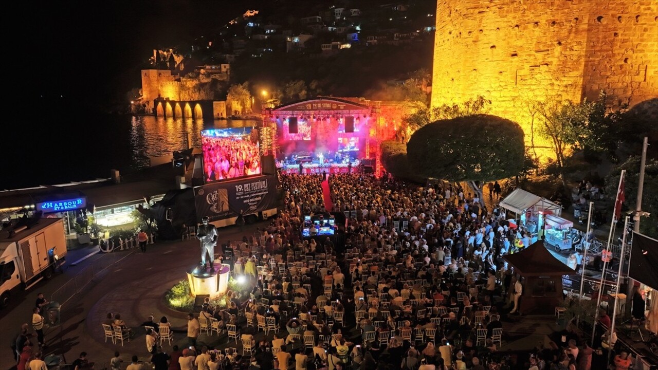 Antalya'nın Alanya ilçesinde düzenlenen 19. Uluslararası Alanya Caz Festivali, Barış Doğukan...