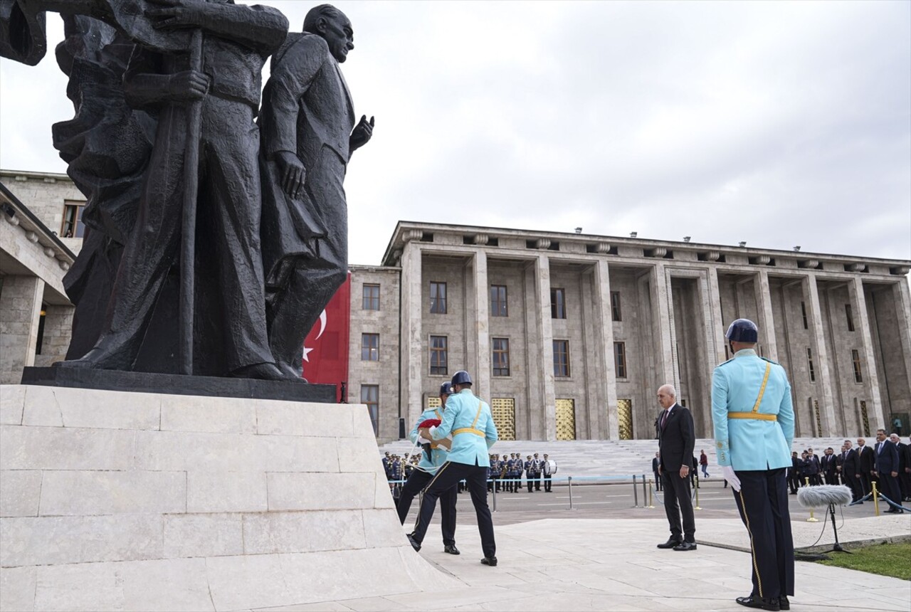 28. Dönem 3. Yasama Yılı açılışı dolayısıyla Türkiye Büyük Millet Meclisi'ndeki (TBMM) Atatürk...