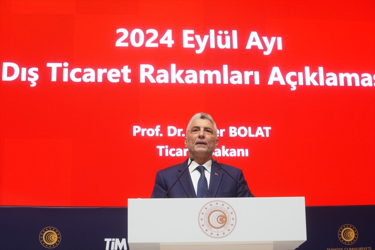 Ankara'da, Ticaret Bakanlığı Konferans Salonu'nda, Eylül 2024 dış ticaret rakamları hakkında basın...