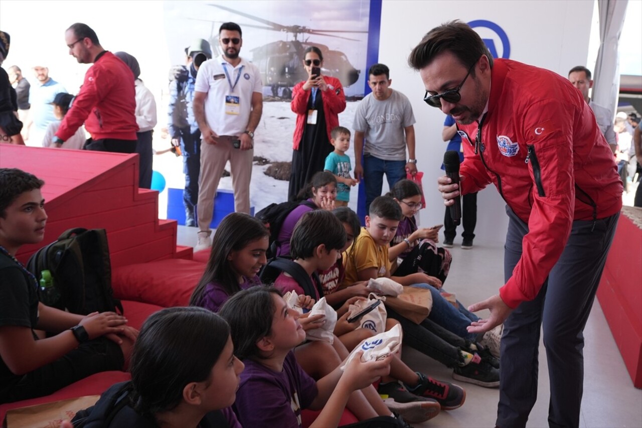 Adana'da düzenlenen Havacılık, Uzay ve Teknoloji Festivali'nin (TEKNOFEST) medya paydaşları...