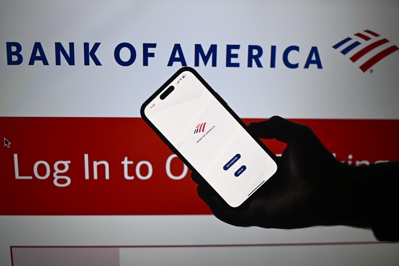 Bank of America'nın bazı müşterilerinin hesaplarına erişim sorunu yaşadığı belirtildi. 