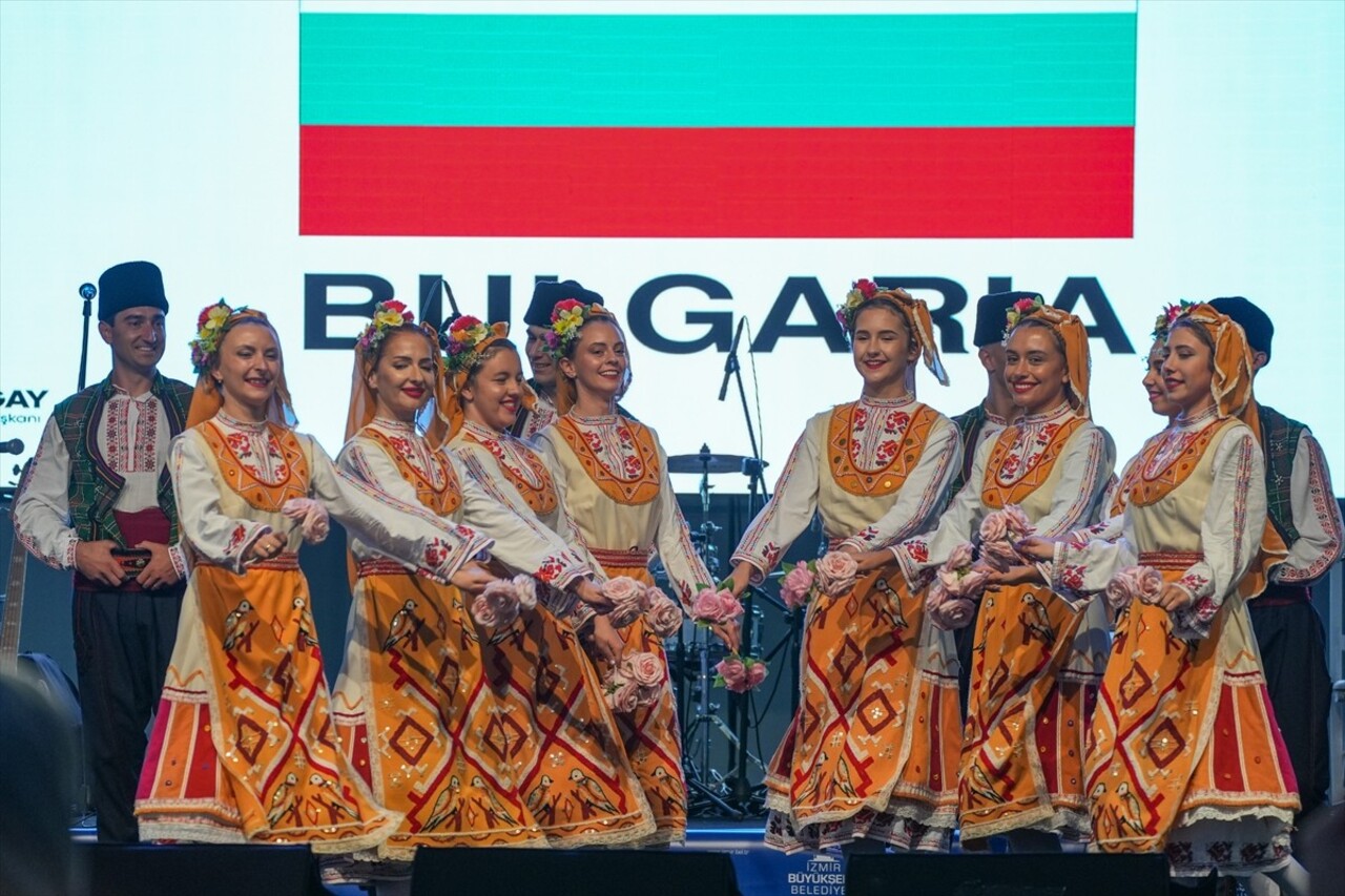 İzmir Büyükşehir Belediyesince düzenlenen Uluslararası Balkanlılar Halk Dansları Festivali...