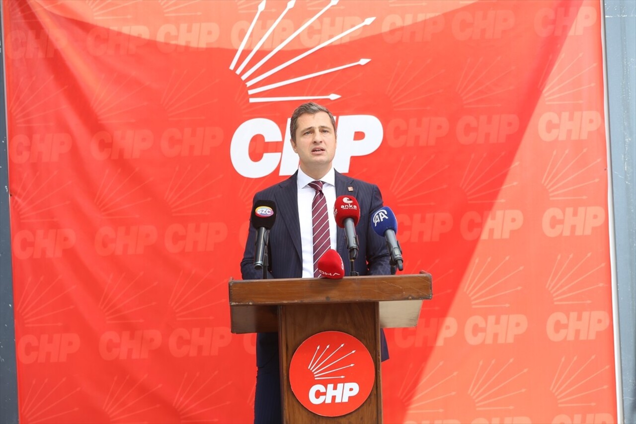 CHP Genel Başkan Yardımcısı ve Parti Sözcüsü Deniz Yücel, Hatay'ın Arsuz ilçesindeki Füsun Sayek...