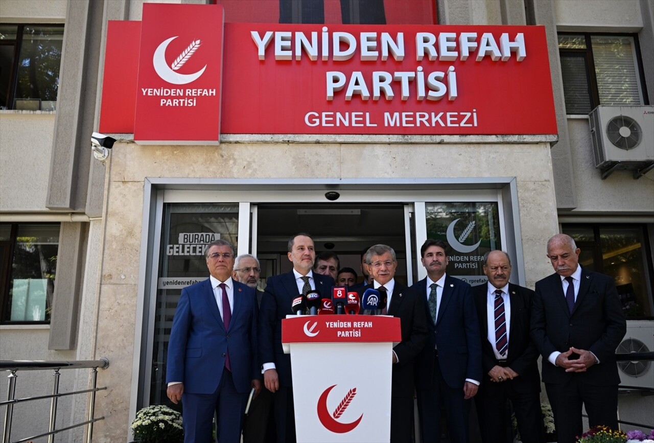 Gelecek Partisi Genel Başkanı Ahmet Davutoğlu (sol 3), Yeniden Refah Partisi Genel Başkanı Fatih...