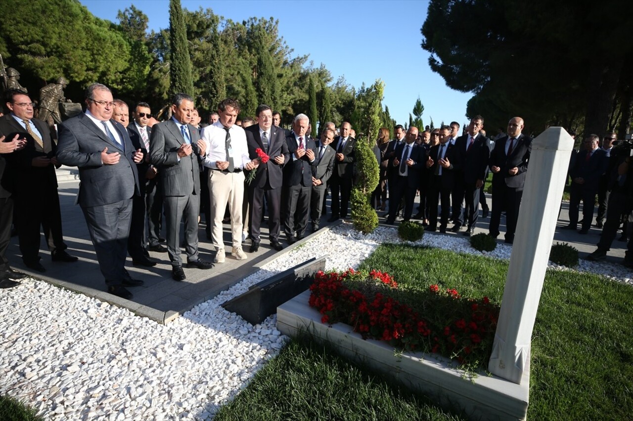 CHP Genel Başkanı Özgür Özel, Gelibolu Yarımadası'ndaki Çanakkale Şehitler Abidesi'ne ziyarette...