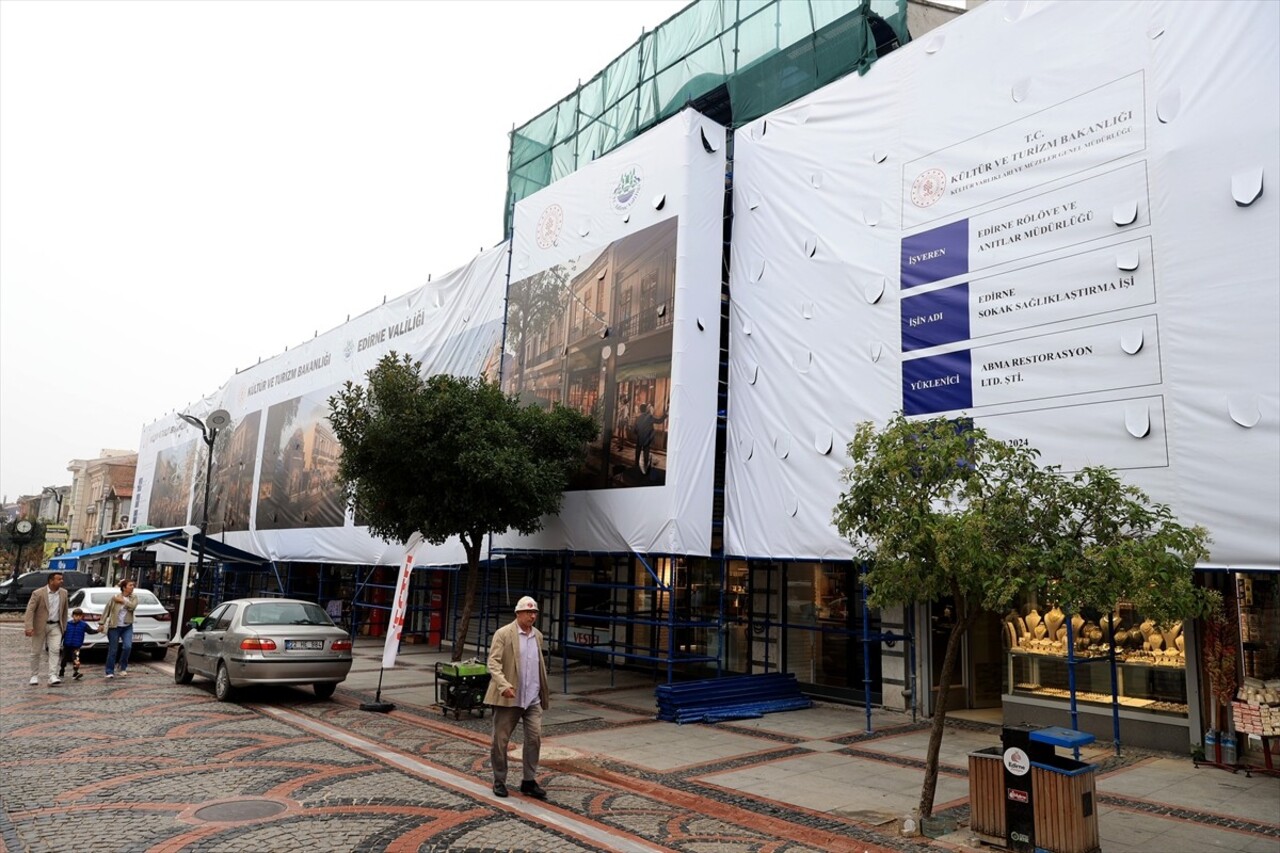 Edirne'de, Kültür ve Turizm Bakanlığı ile Edirne Valiliğince yürütülen Sokak Sağlıklaştırma...