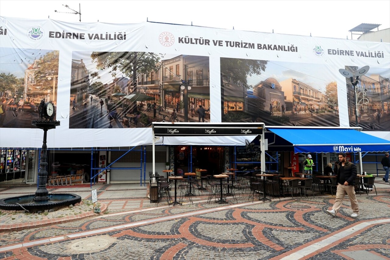 Edirne'de, Kültür ve Turizm Bakanlığı ile Edirne Valiliğince yürütülen Sokak Sağlıklaştırma...