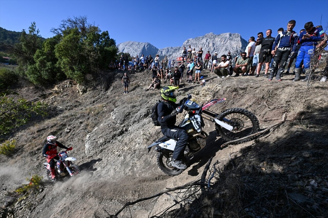 Antalya'nın Kemer ilçesinde düzenlenen Hard Enduro Dünya Şampiyonası'nın 6. ayağı Sea To Sky...