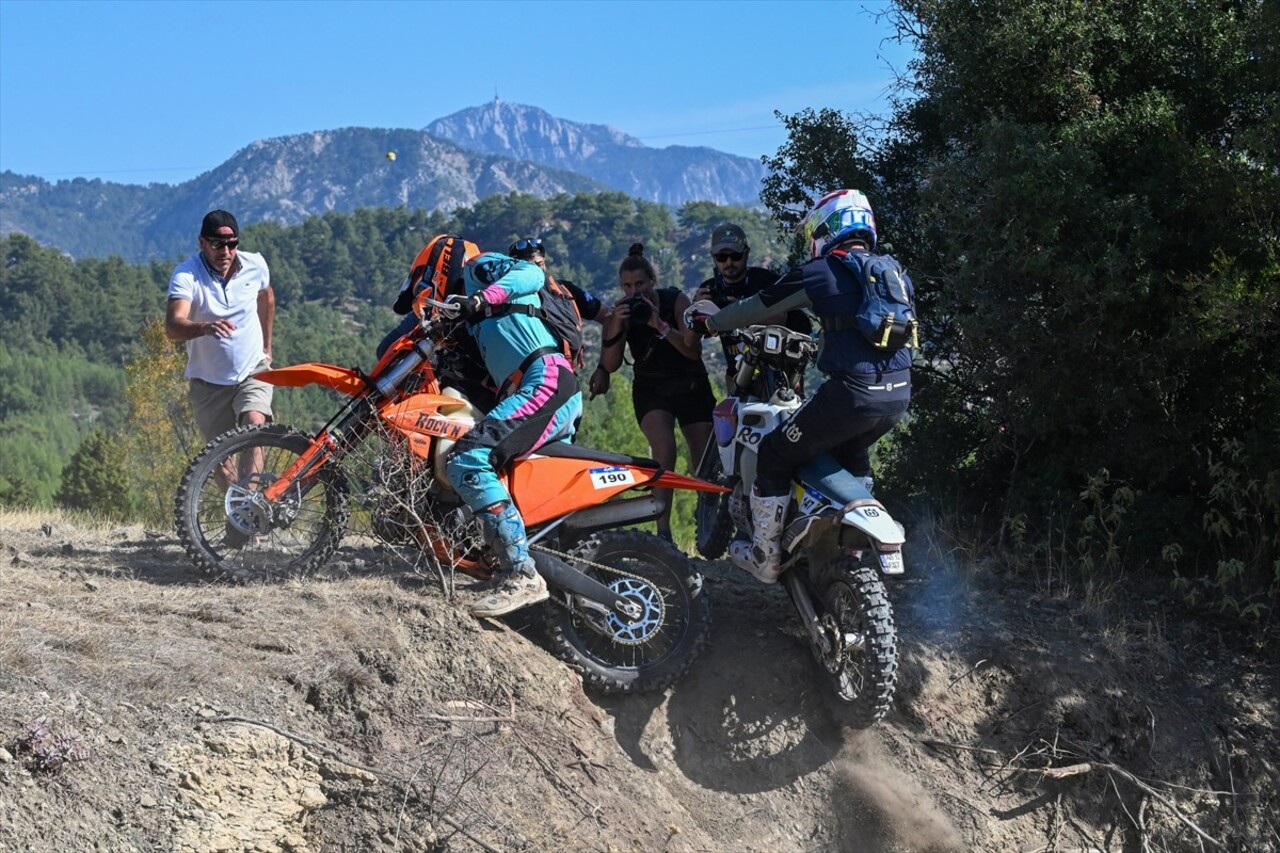 Antalya'nın Kemer ilçesinde düzenlenen Hard Enduro Dünya Şampiyonası'nın 6. ayağı Sea To Sky...