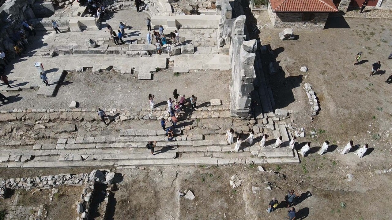 Muğla'nın Yatağan ilçesindeki Stratonikeia Antik Kenti'nde, ''Anahtar Taşıma'' töreni...