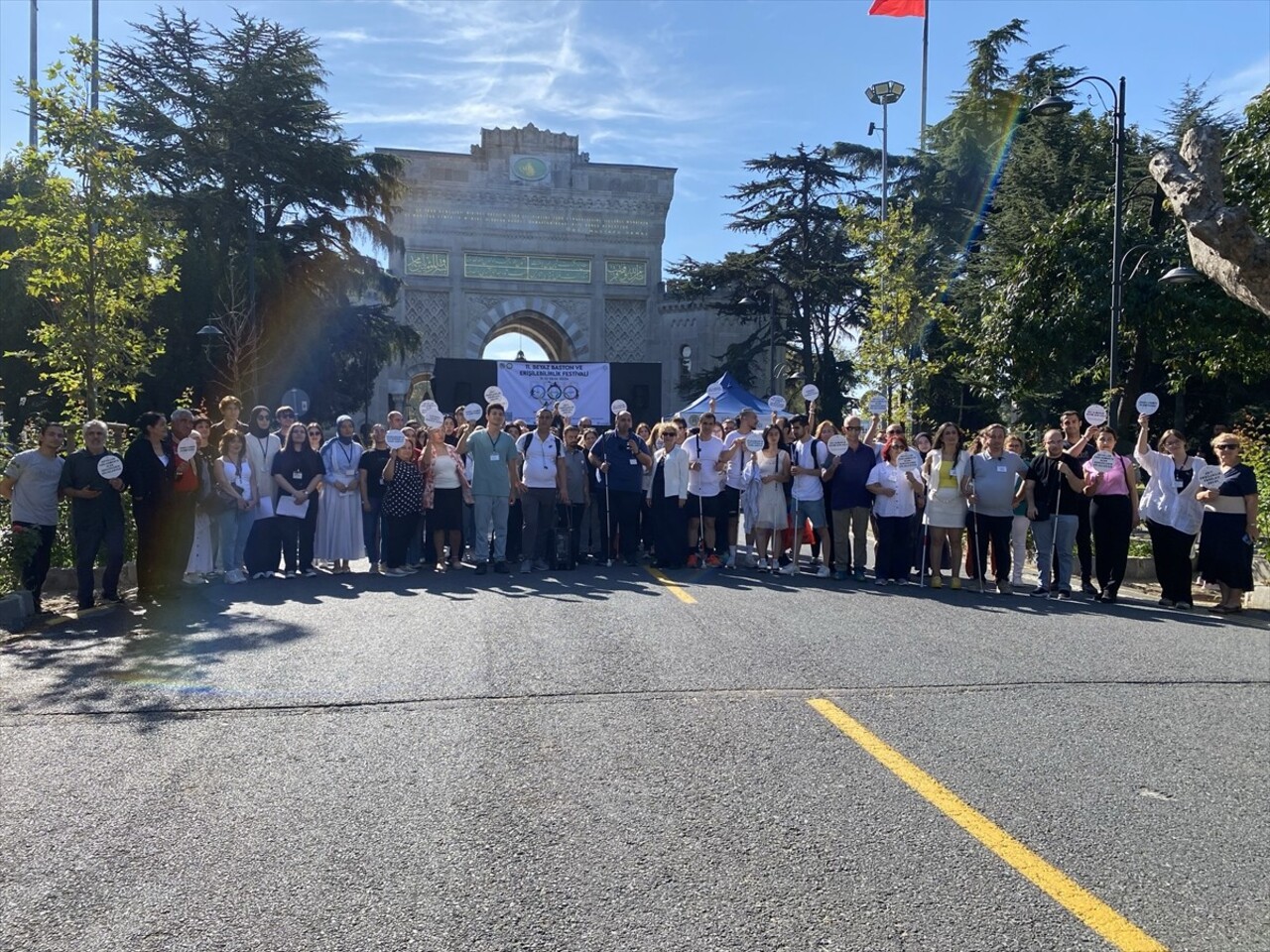 Engelsiz Erişim Derneğince düzenlenen "11. Beyaz Baston ve Erişilebilirlik Festivali" başladı....