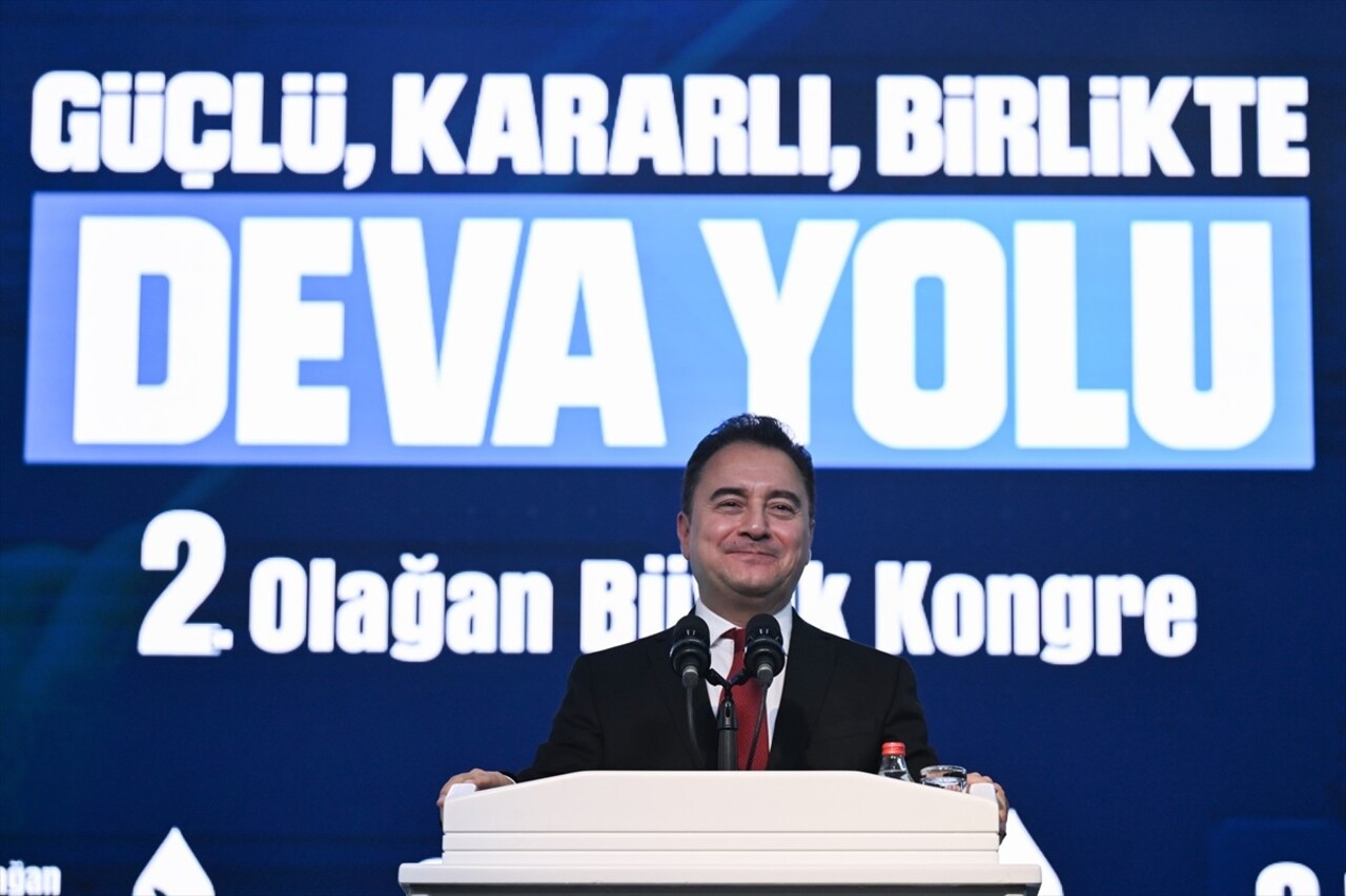 DEVA Partisi Genel Başkanı Ali Babacan (sağda) ve eşi Ülkü Zeynep Babacan (solda), partisinin...