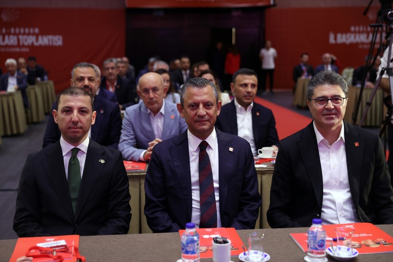 CHP Genel Başkanı Özgür Özel, Muğla'nın Bodrum ilçesindeki bir otelde partisinin İl Başkanları...