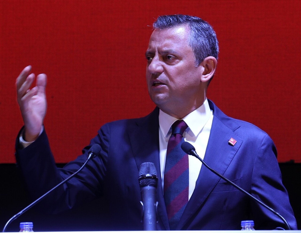 CHP Genel Başkanı Özgür Özel, Muğla'nın Bodrum ilçesindeki bir otelde partisinin İl Başkanları...