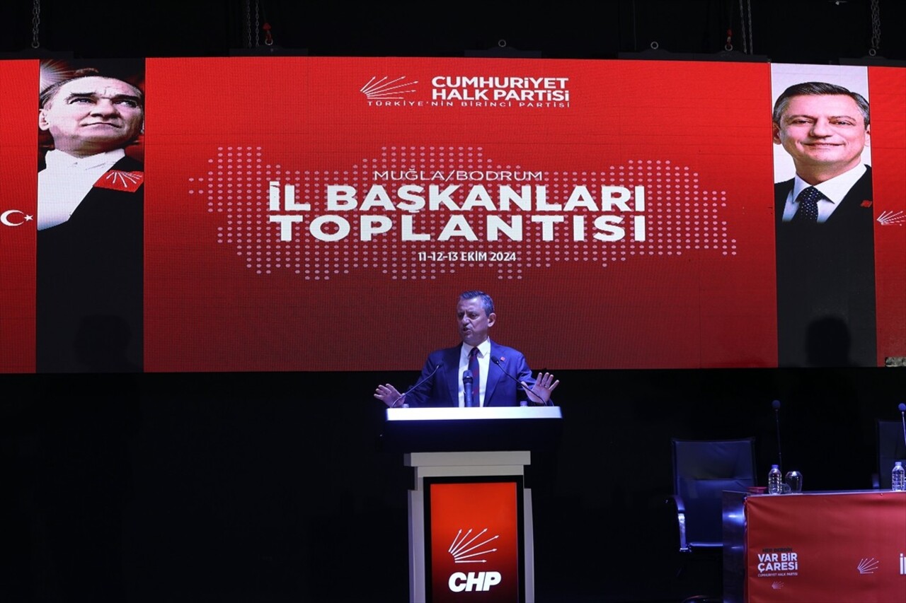 CHP Genel Başkanı Özgür Özel, Muğla'nın Bodrum ilçesindeki bir otelde partisinin İl Başkanları...