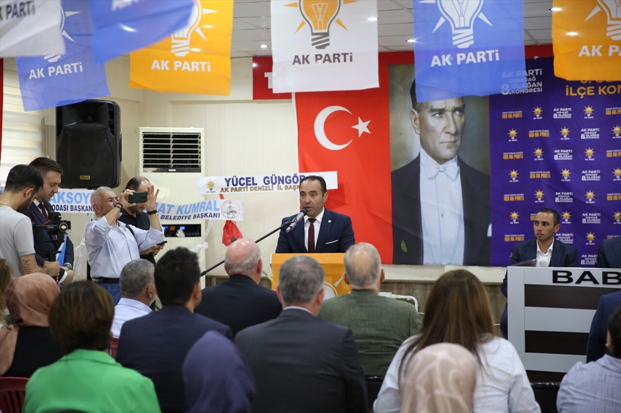 AK Parti Genel Başkan Yardımcısı Nihat Zeybekci (sağ 4), Denizli'nin Babadağ Belediyesi Konferans...