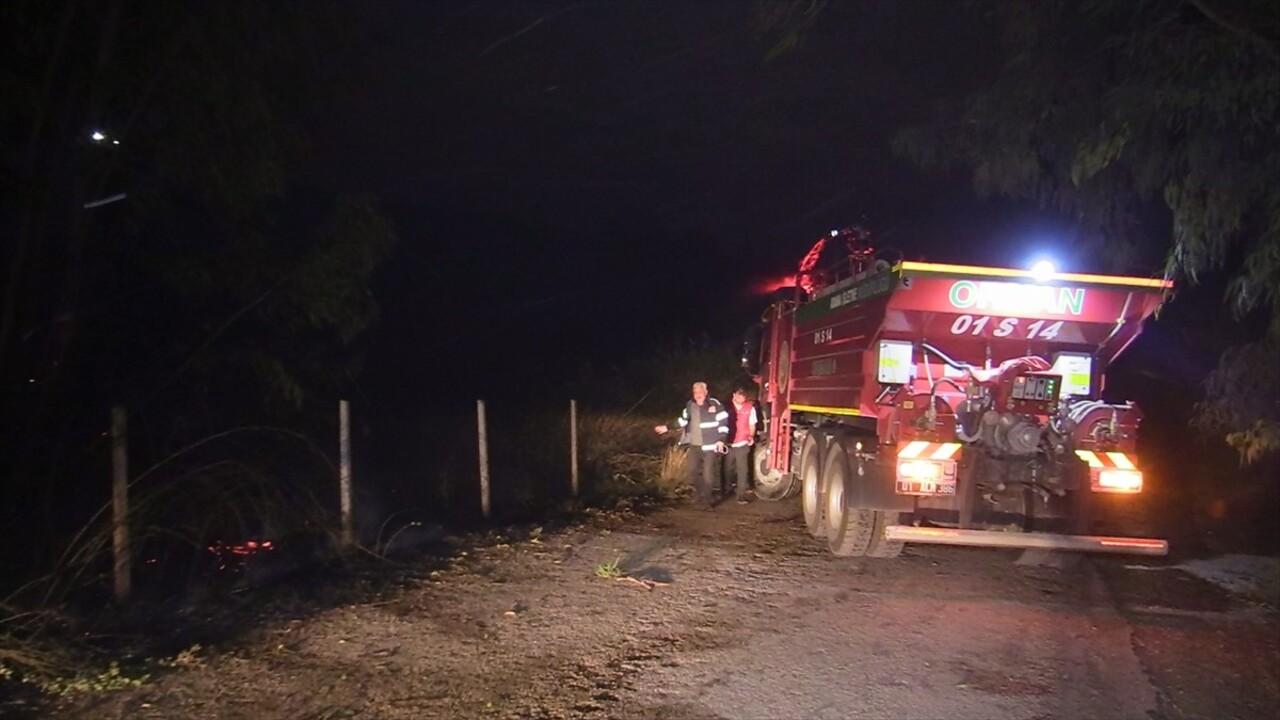 Adana'nın merkez Sarıçam ilçesinde ormanlık alanda çıkan yangın kontrol altına alındı.