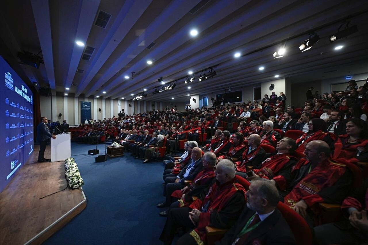 Sanayi ve Teknoloji Bakanı Mehmet Fatih Kacır, Bezmialem Vakıf Üniversitesi Akademik Yılı Açılış...