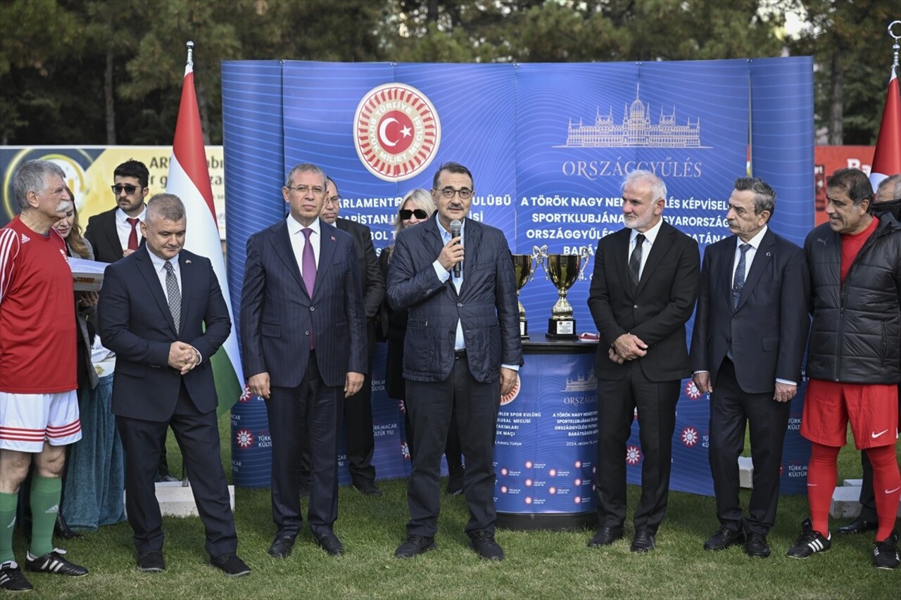 TBMM Başkanı Numan Kurtulmuş (solda), TBMM Parlamenterler Spor Kulübü ile Macaristan Ulusal...