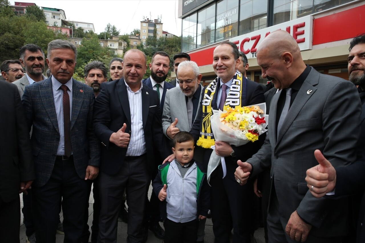 Yeniden Refah Partisi Genel Başkanı Fatih Erbakan, Bitlis'te esnafı ziyaret etti, kent...