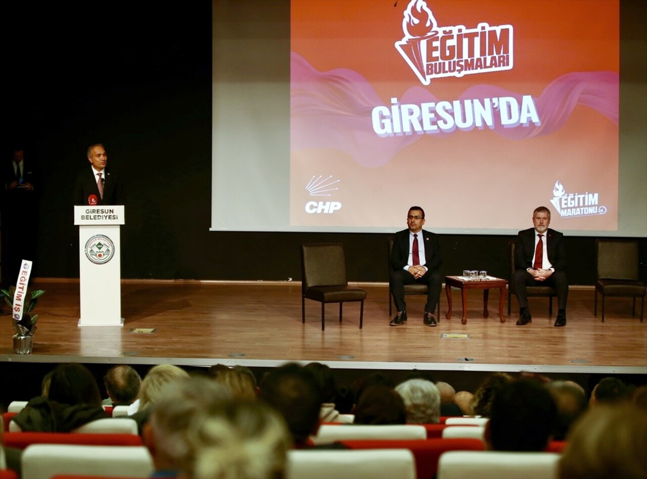 CHP Genel Başkan Yardımcısı Suat Özçağdaş, Giresun Belediyesi Kültür ve Fuar Merkezi'nde...