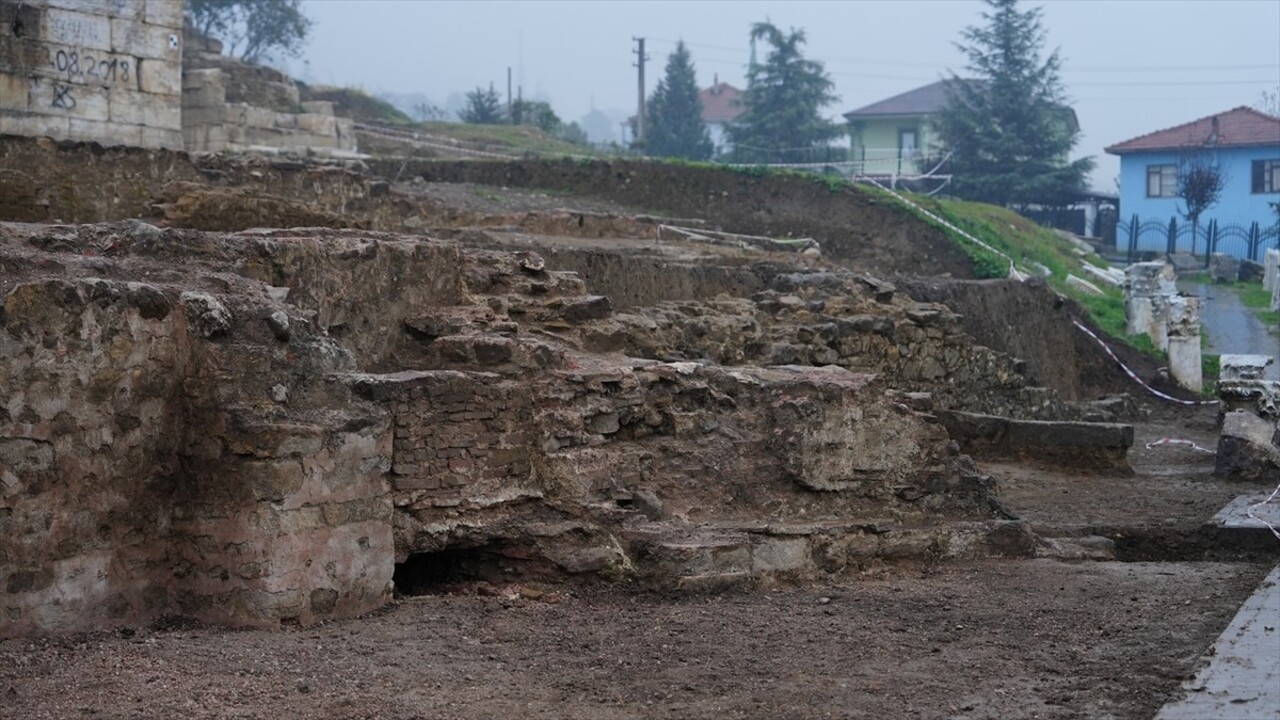 Batı Karadeniz'in "Efes"i olarak adlandırılan Düzce'deki Prusias ad Hypium Antik Kenti'nde künk...