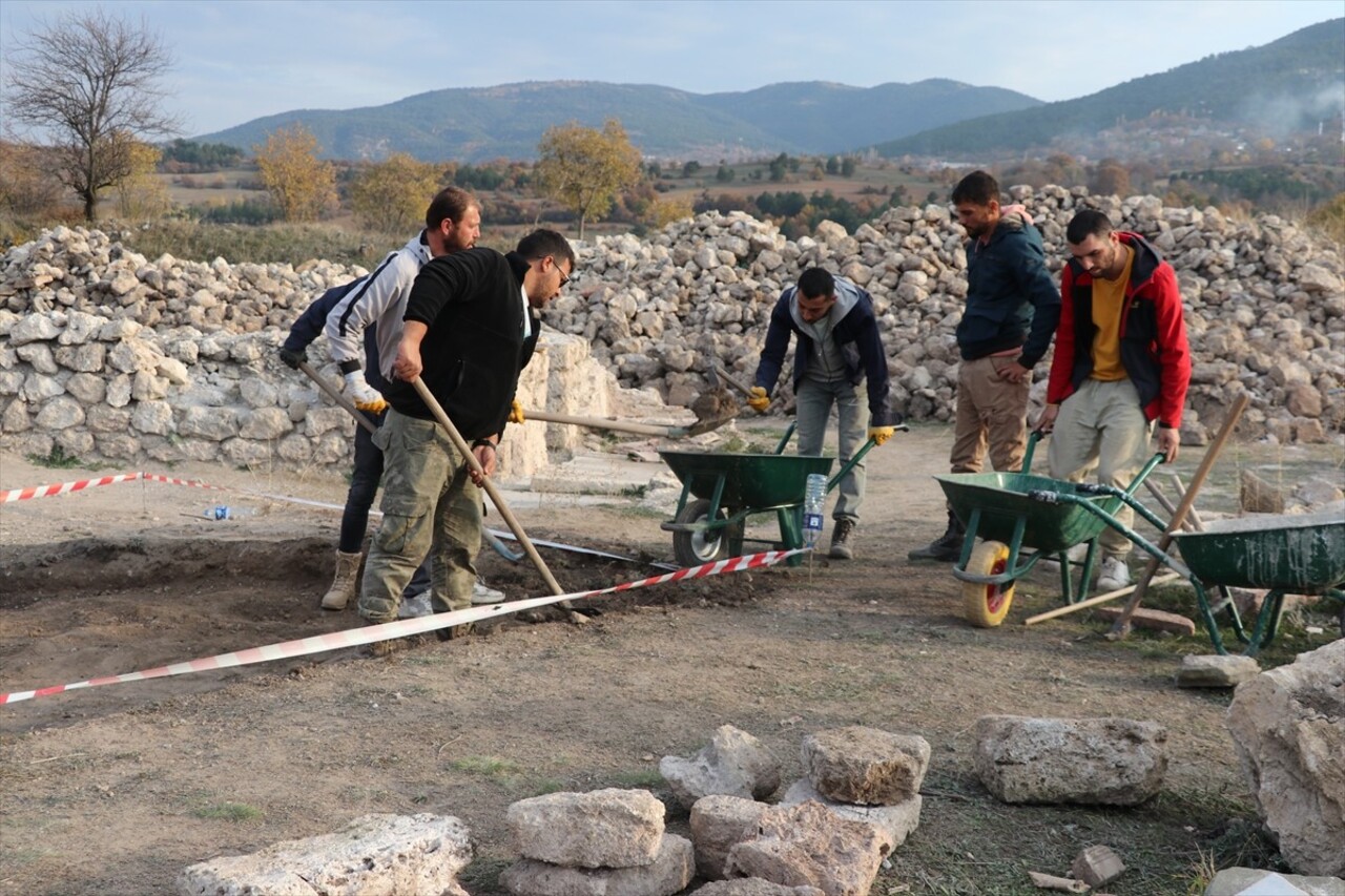 Geç Kalkolitik, Roma ve Erken Bizans dönemlerinde yerleşim yeri olarak kullanılan Karabük'ün...