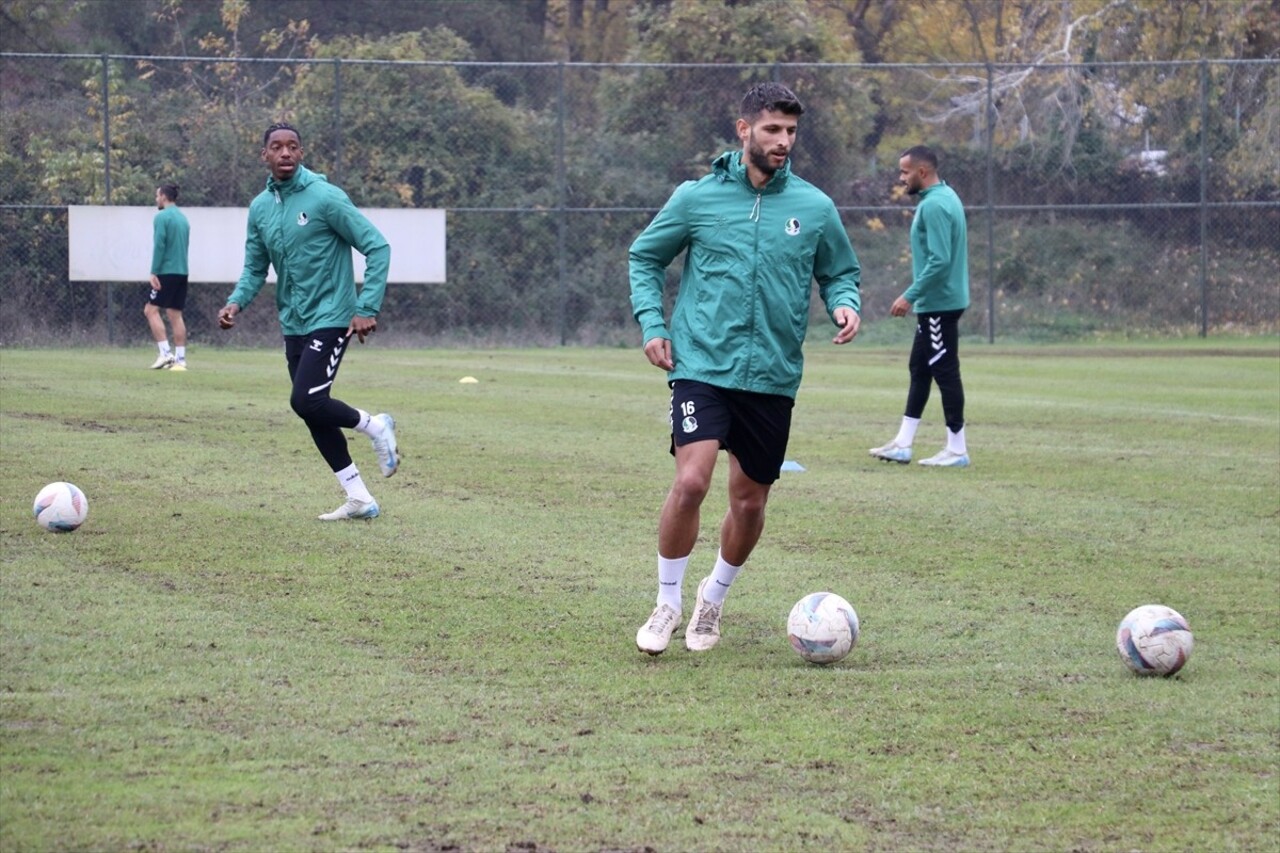 Sakaryaspor, Trendyol 1. Lig'in 13. haftasında deplasmanda Adanaspor ile yapacağı maçın...