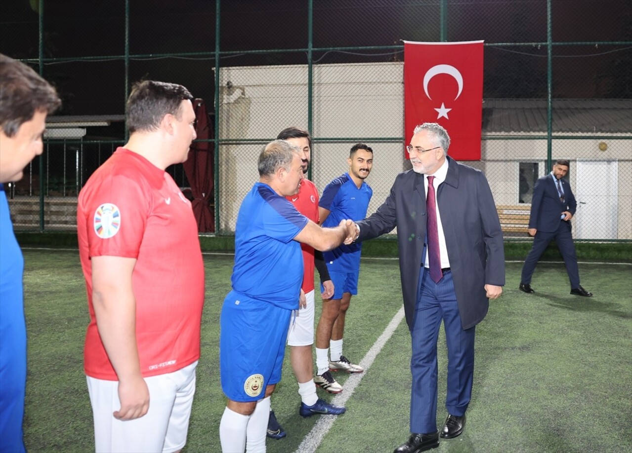 Çalışma ve Sosyal Güvenlik Bakanlığınca düzenlenen futbol turnuvası, bakanlık, işçi, işveren ve...